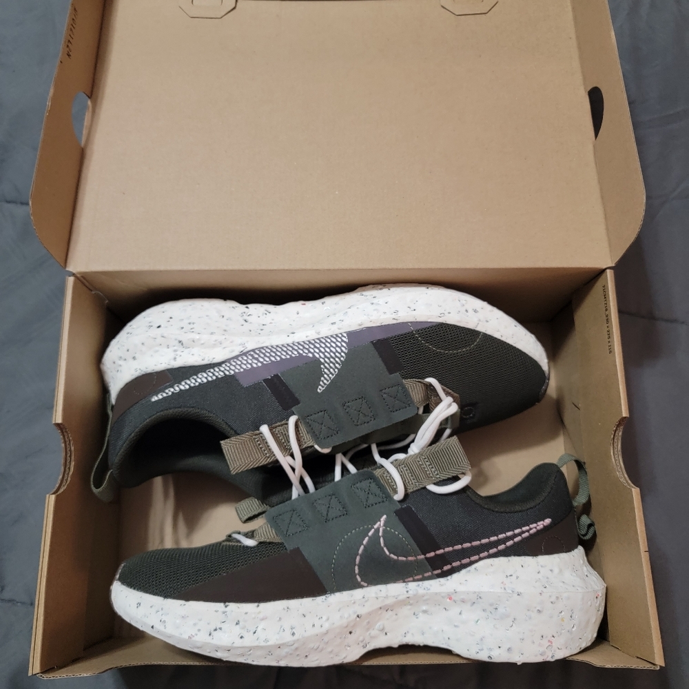 Men's size 10 Nike Crater Impact Shoes